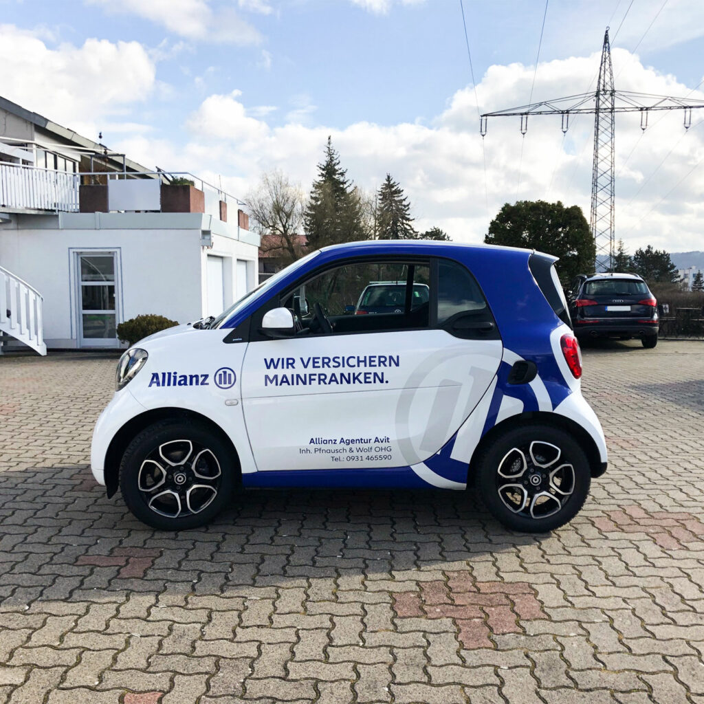 Allianz Autobeklebung Seitenansicht