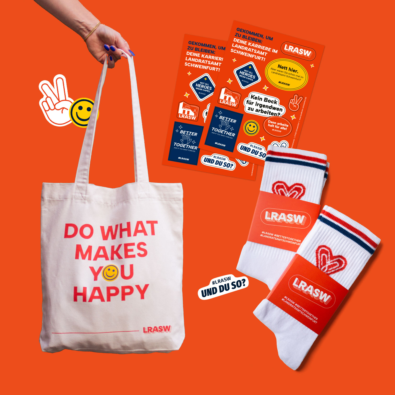 Jutetasche mit Aufdruck "Do what makes you happy", Stickerbogen und LRASW-Socken
